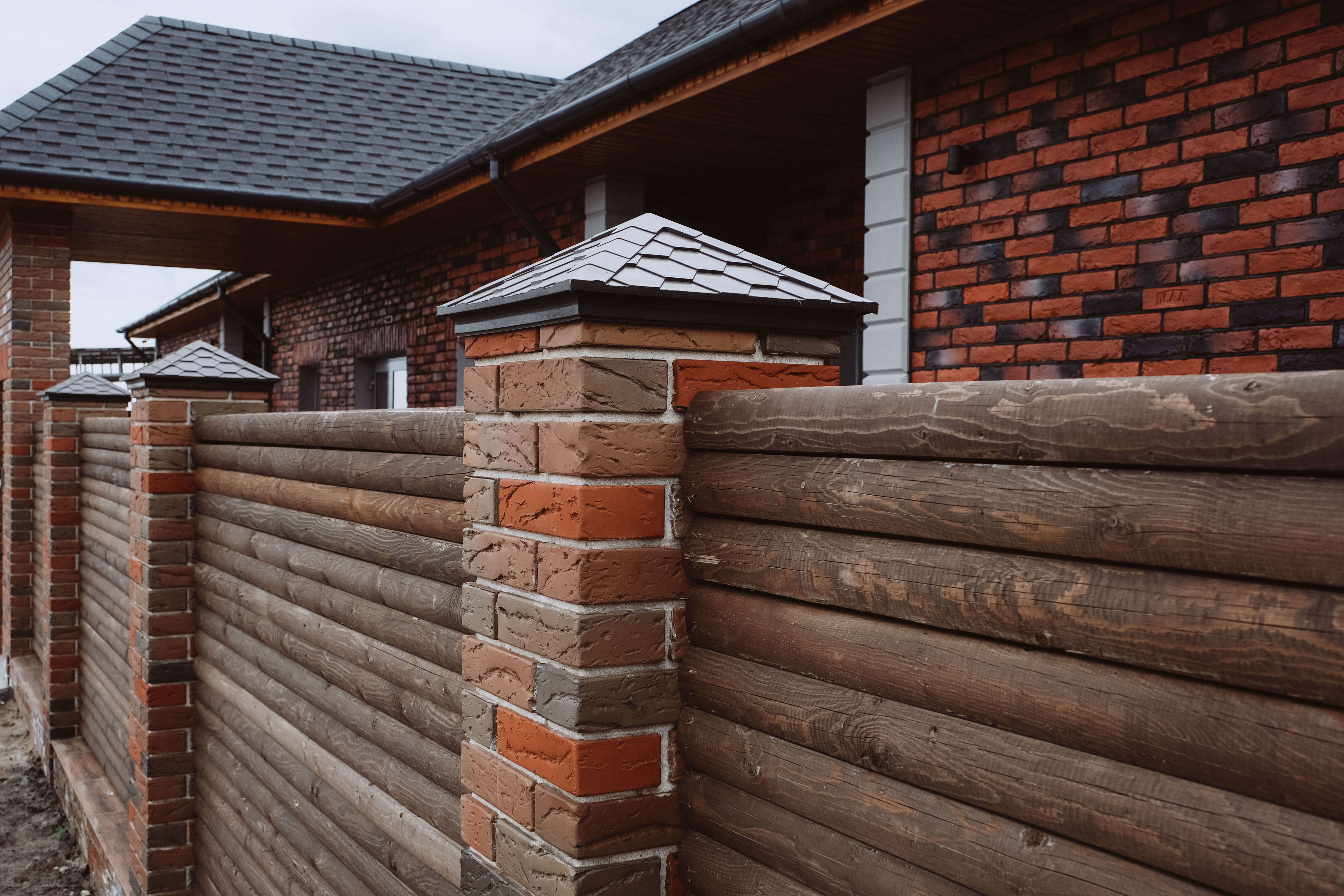 Колпак Zking Эверест Коричневый на столб 1.5х1.5 кирпича (390х390мм) в Мичуринске фото