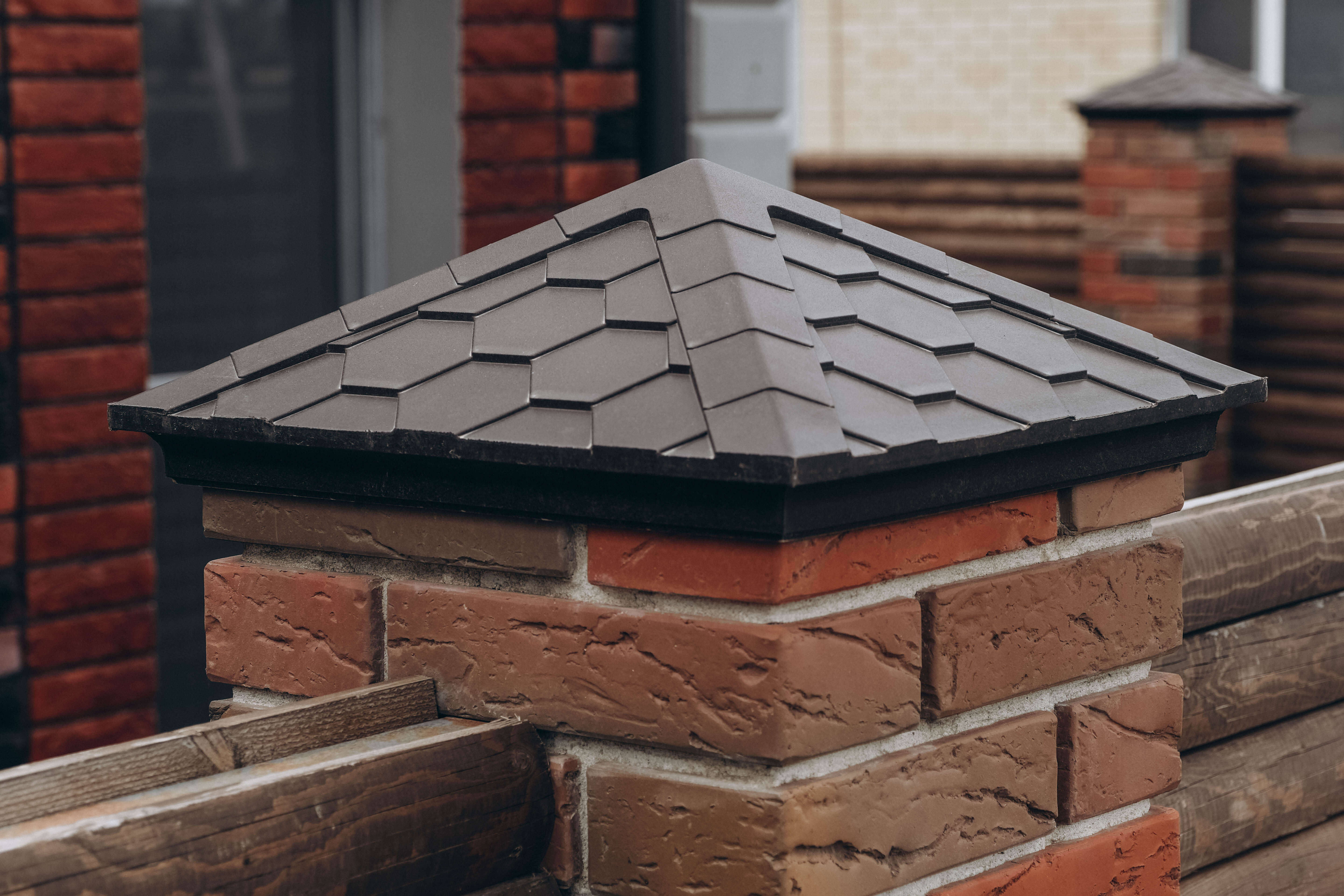 Колпак Zking Эверест Коричневый на столб 1.5х1.5 кирпича (390х390мм) в Мичуринске фото